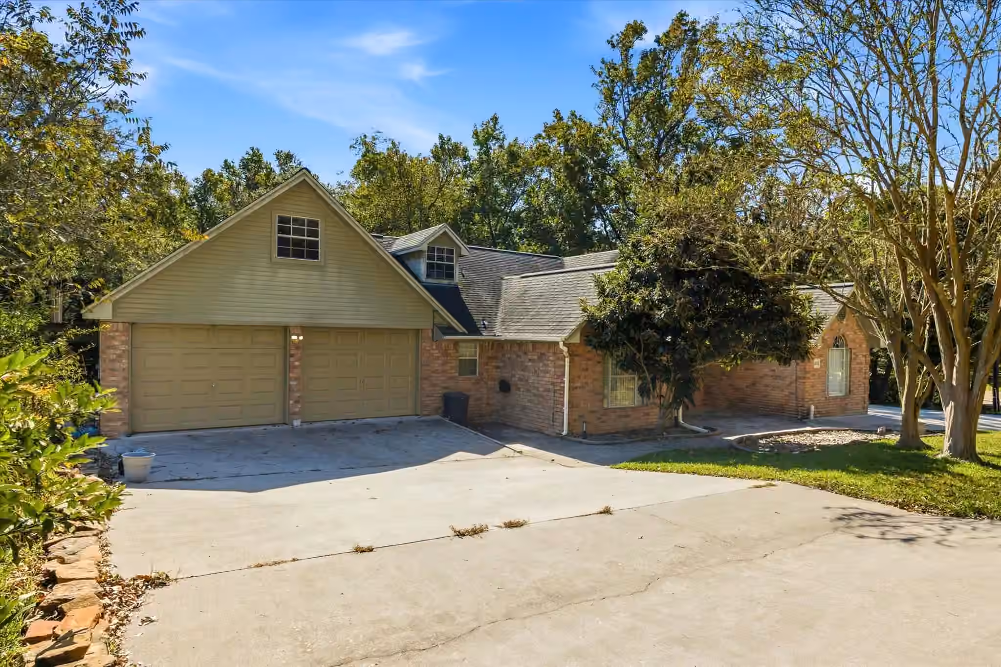 Photo 2 of 205 Don Q Lane, Baytown, TX