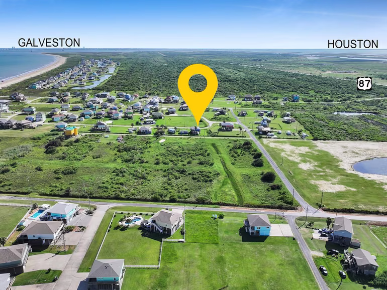 Photo 3 of 830 E Johnson Crawford Circle, Port Bolivar, TX
