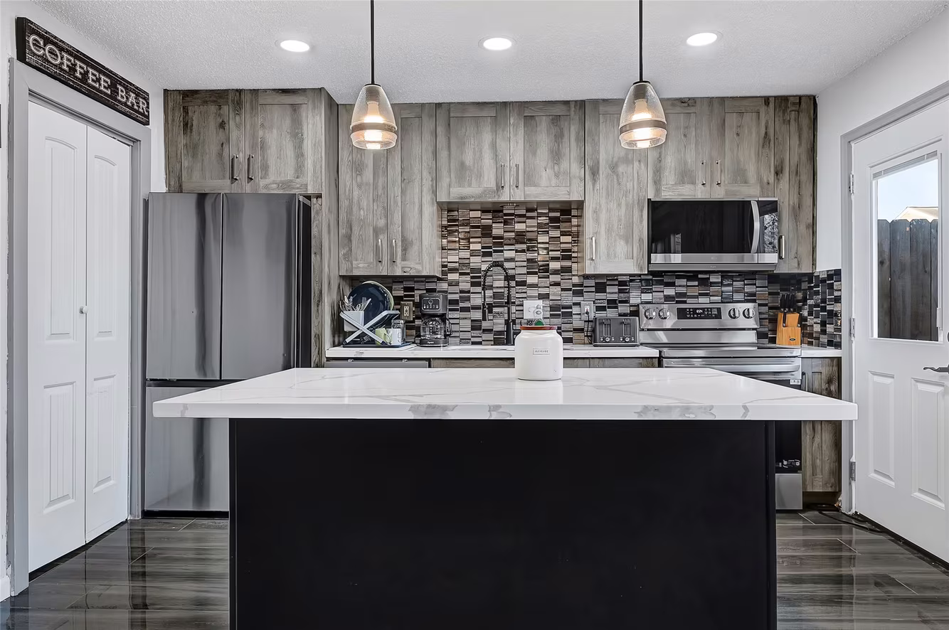 Photo 2 of 7911 Kendalia Drive, Houston, TX