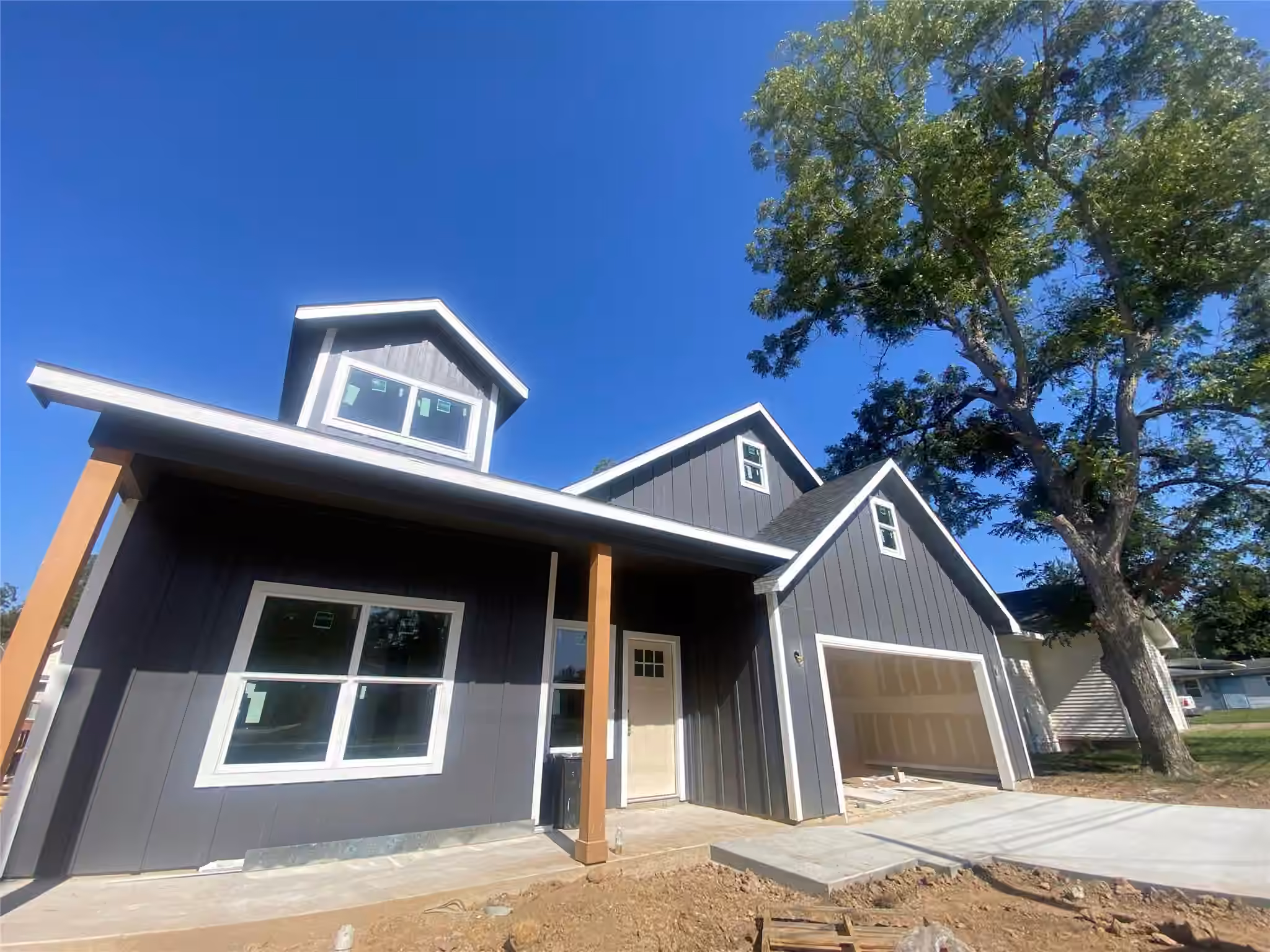 Photo 2 of 630 Charter Street, Columbus, TX