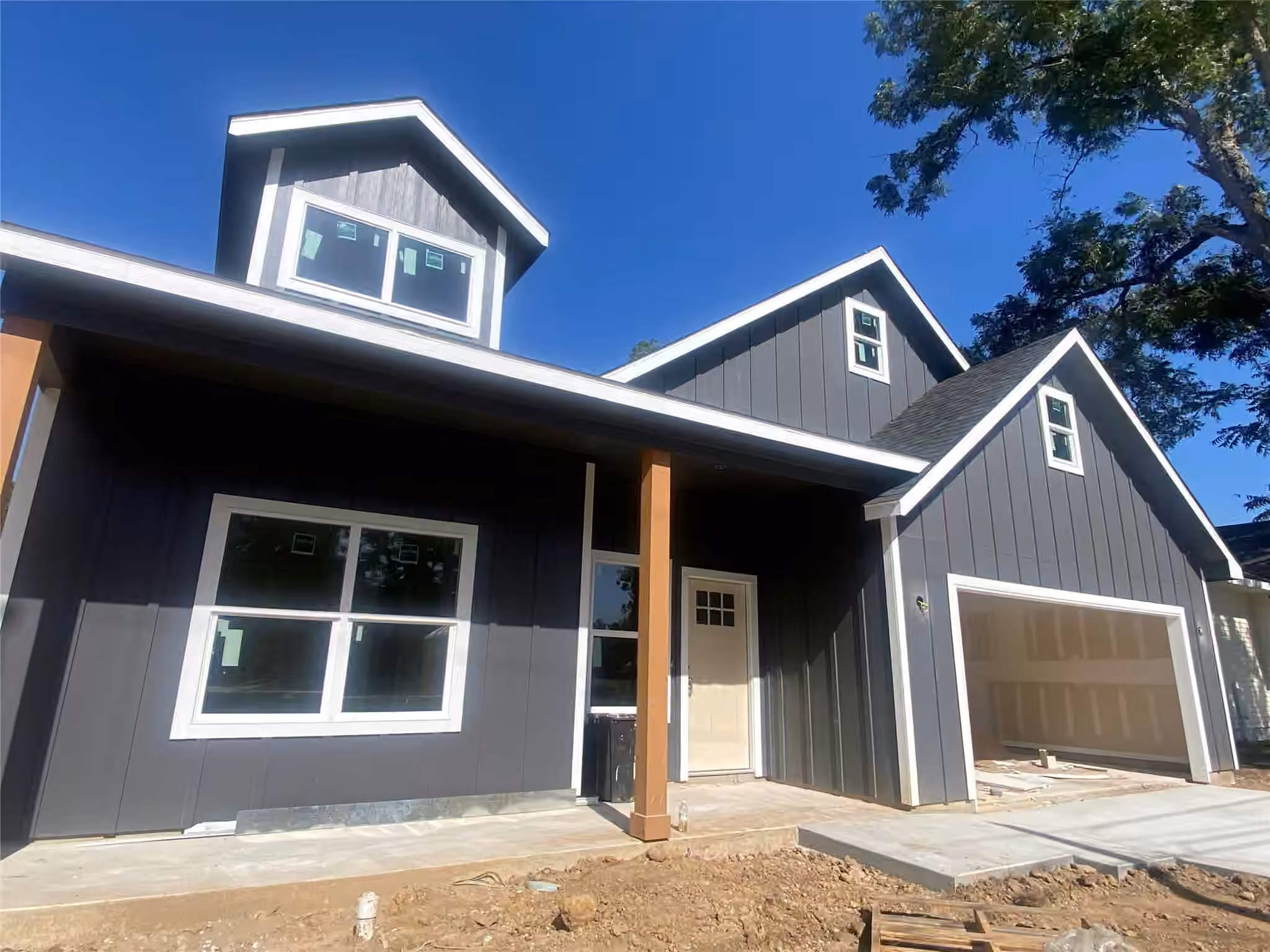 Photo 3 of 630 Charter Street, Columbus, TX