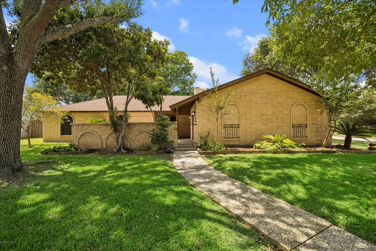 Photo 2 of 3602 Pine Court, Missouri City, TX