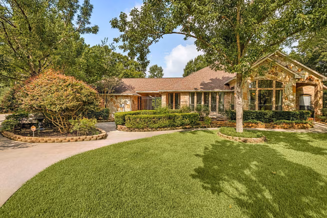 Photo 4 of 28618 Benders Crossing Drive, Spring, TX