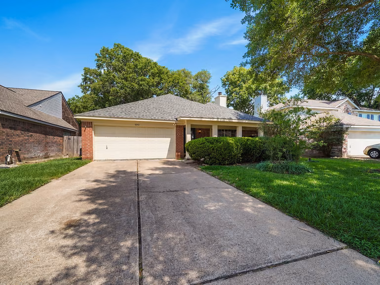 Photo of 18142 Lake Bend Drive, Houston, TX 77084