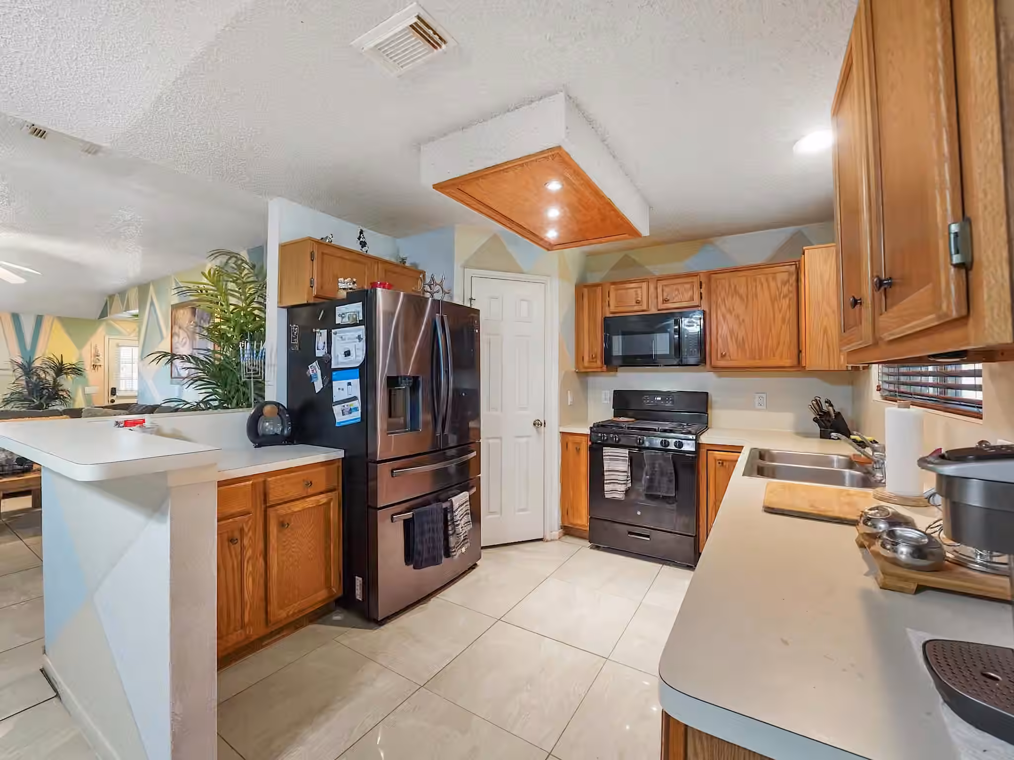 Photo 7 of 18142 Lake Bend Drive, Houston, TX