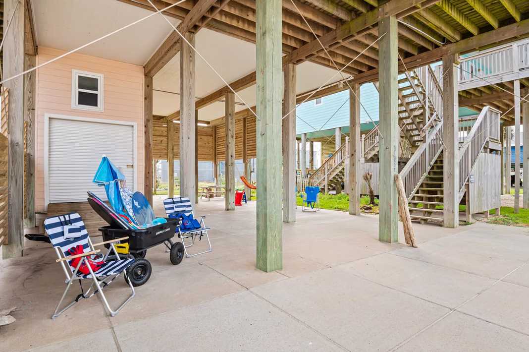 Photo 6 of 13127 Gulf Beach Drive, Freeport, TX