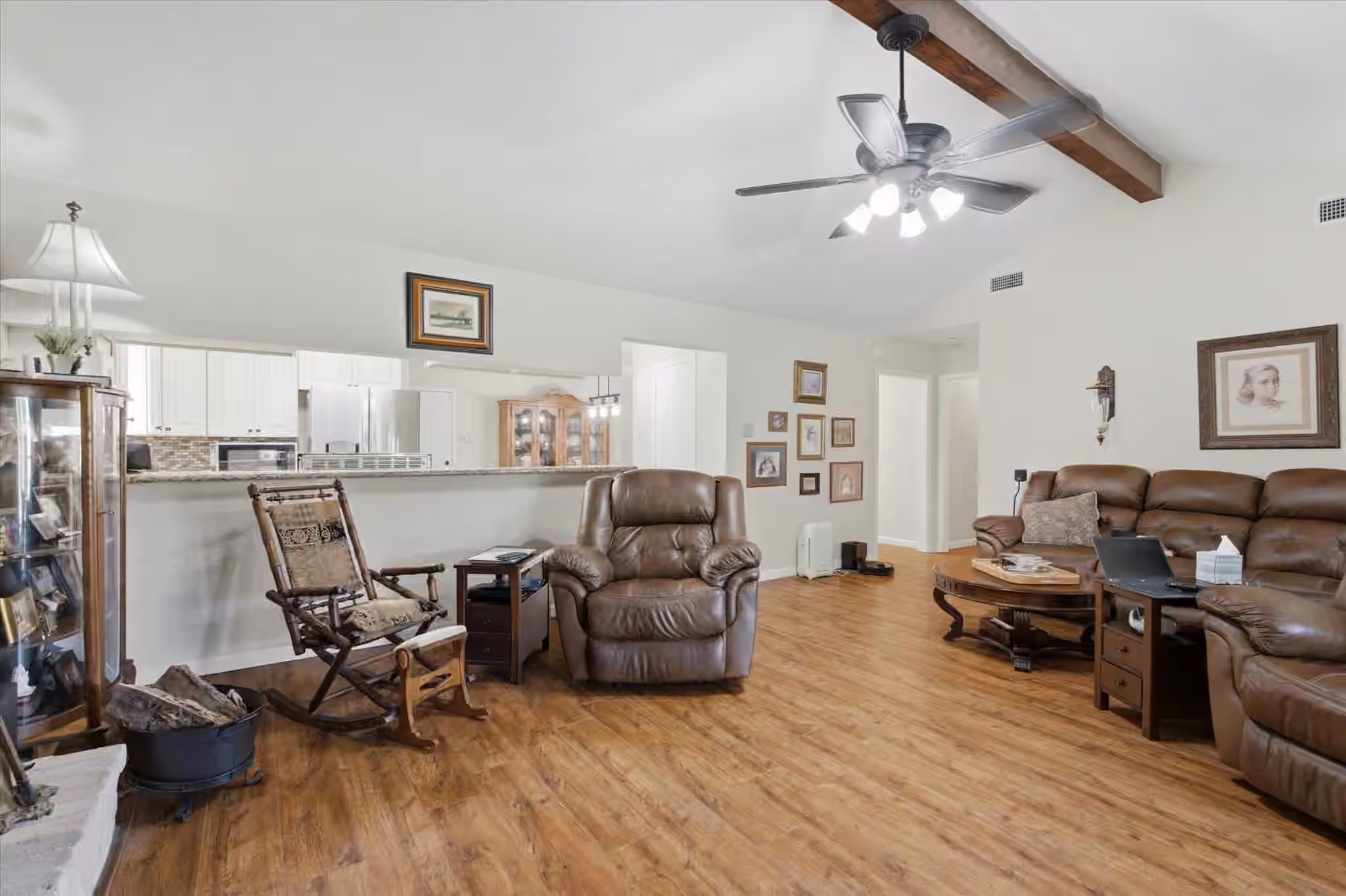 Photo 7 of 9814 Bayou Woods Drive, Baytown, TX