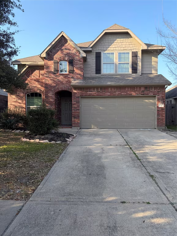 Photo 2 of 2619 Winding Creek Way, Conroe, TX