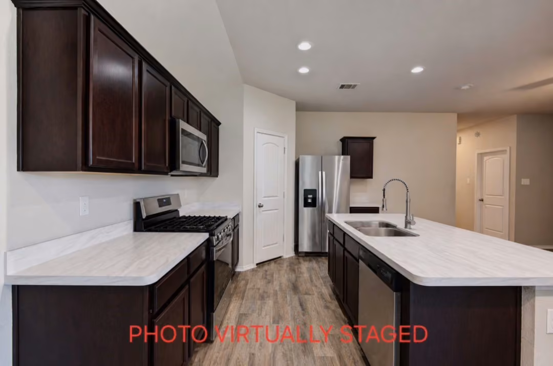 Photo 4 of 5615 Tindarey Bluff Trail, Katy, TX