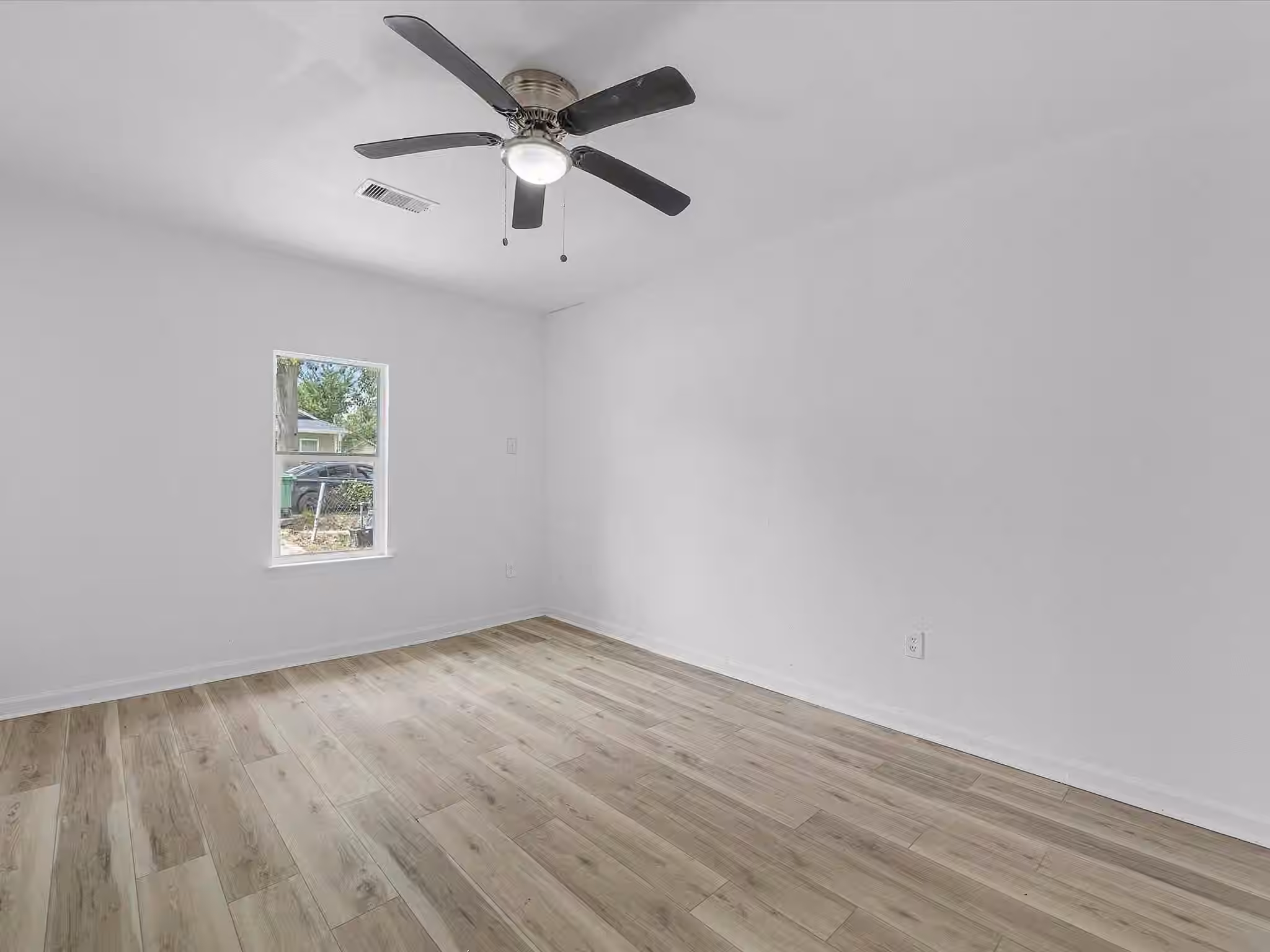 Photo 4 of 8161 Record Street, Houston, TX