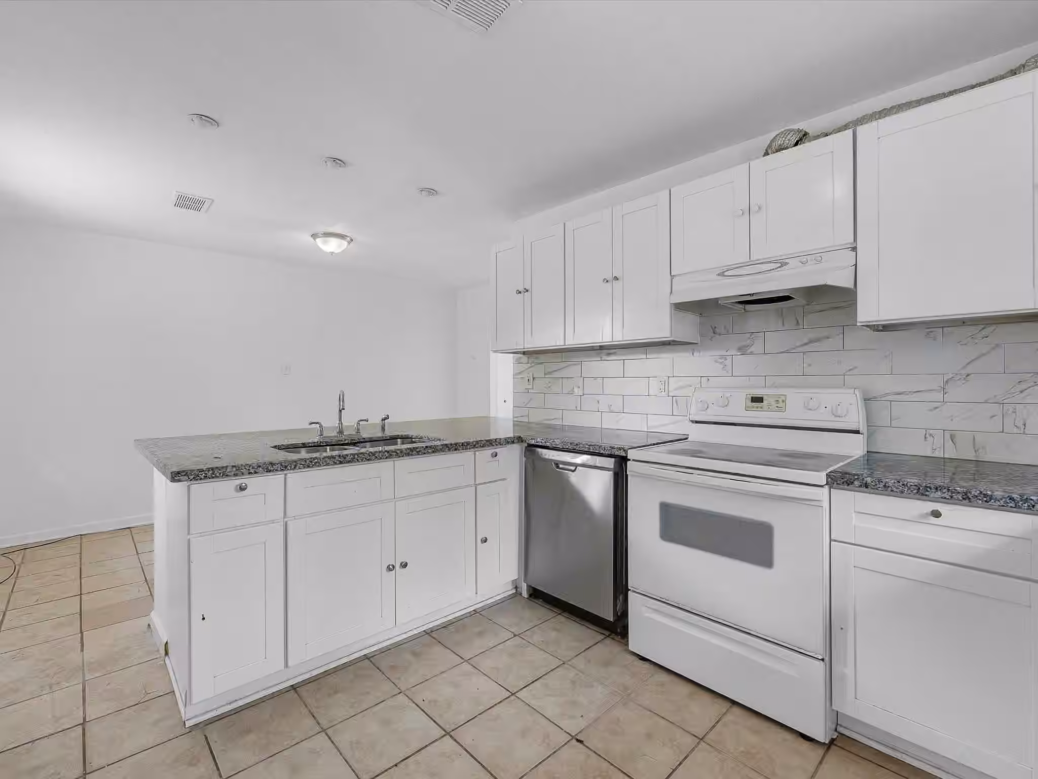 Photo 6 of 8161 Record Street, Houston, TX