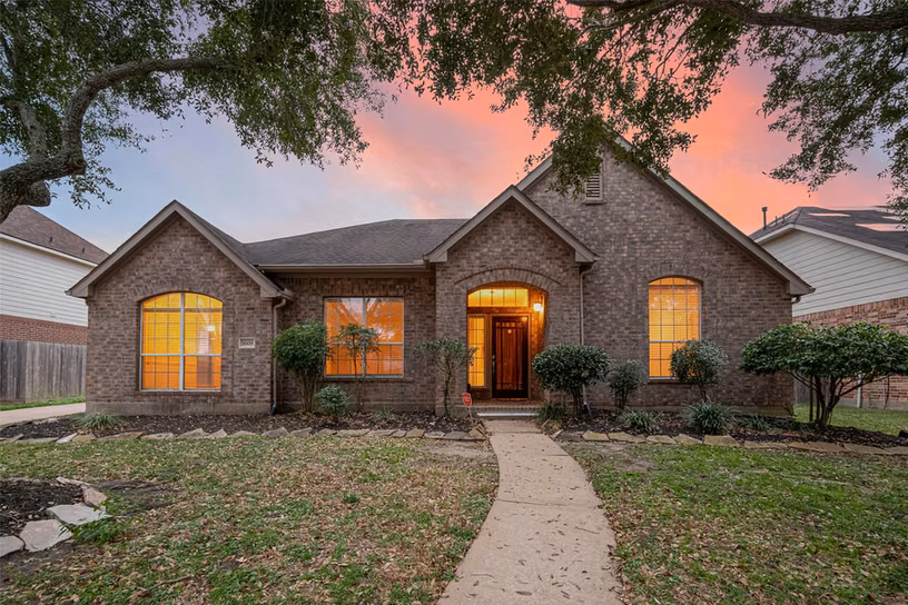 Photo of 1608 Spring Glen Lane, Pearland, TX 77581
