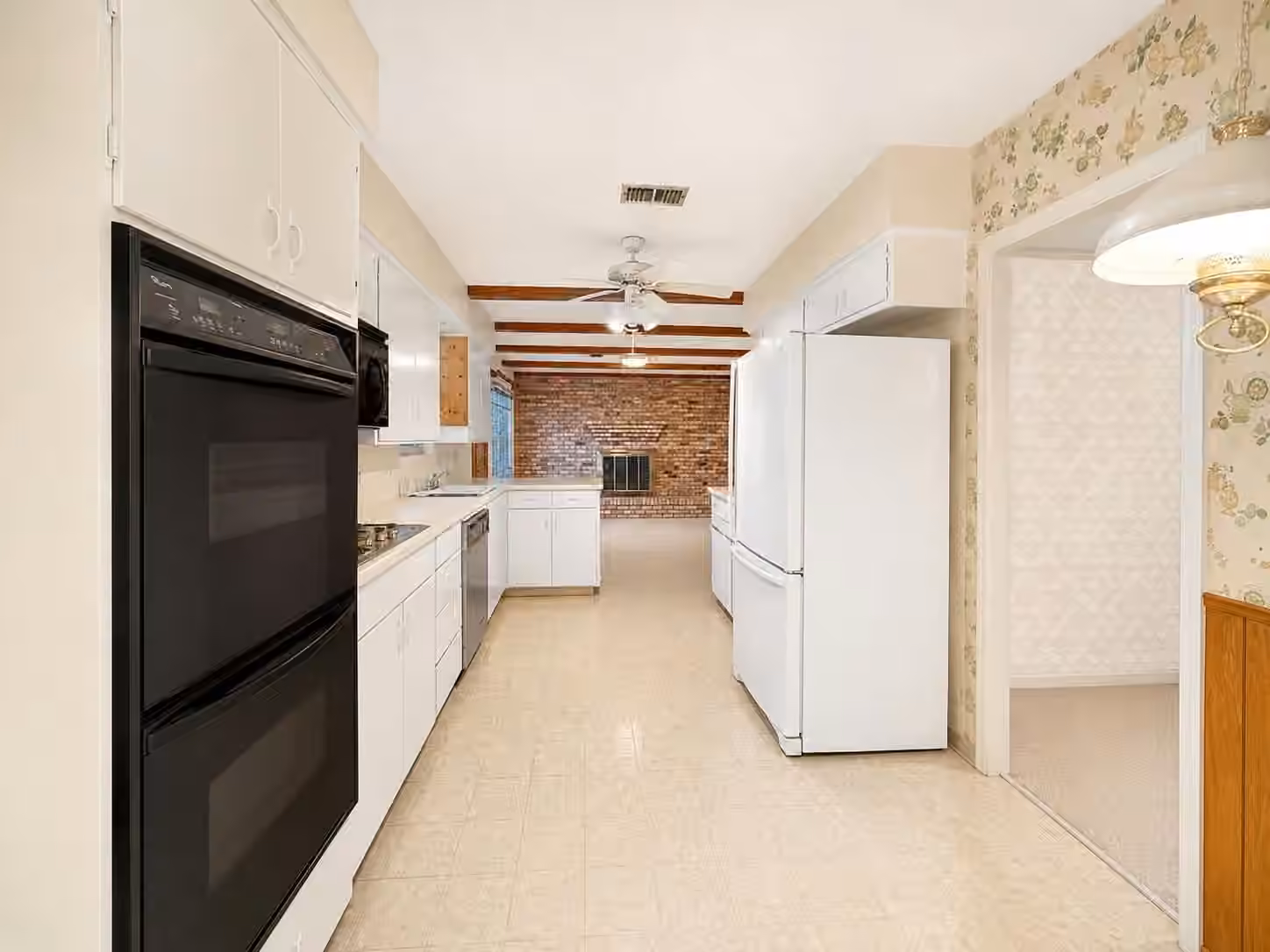 Photo 5 of 1023 Beaver Bend Road, Houston, TX
