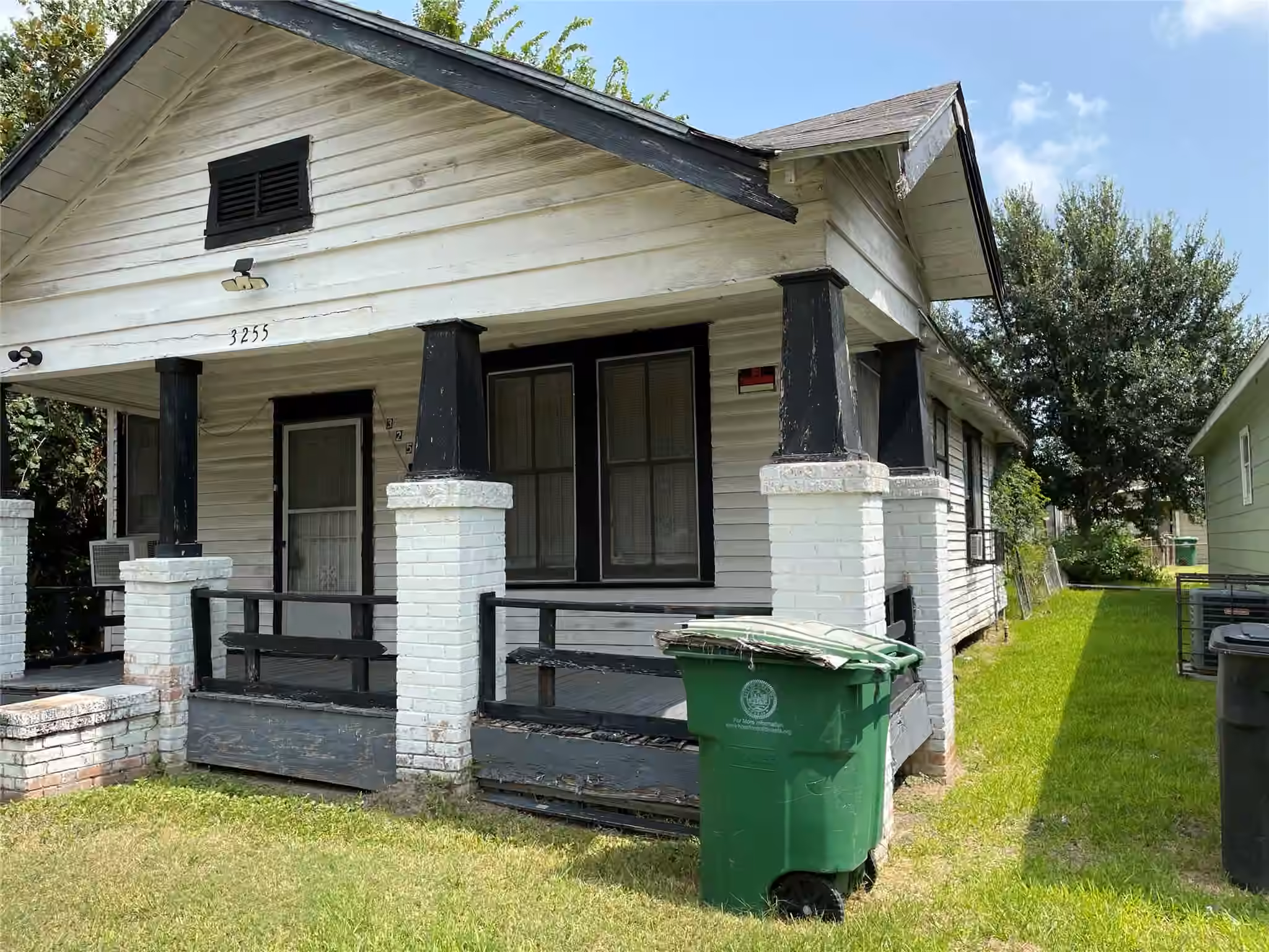 Photo 2 of 3255 Reeves Street, Houston, TX