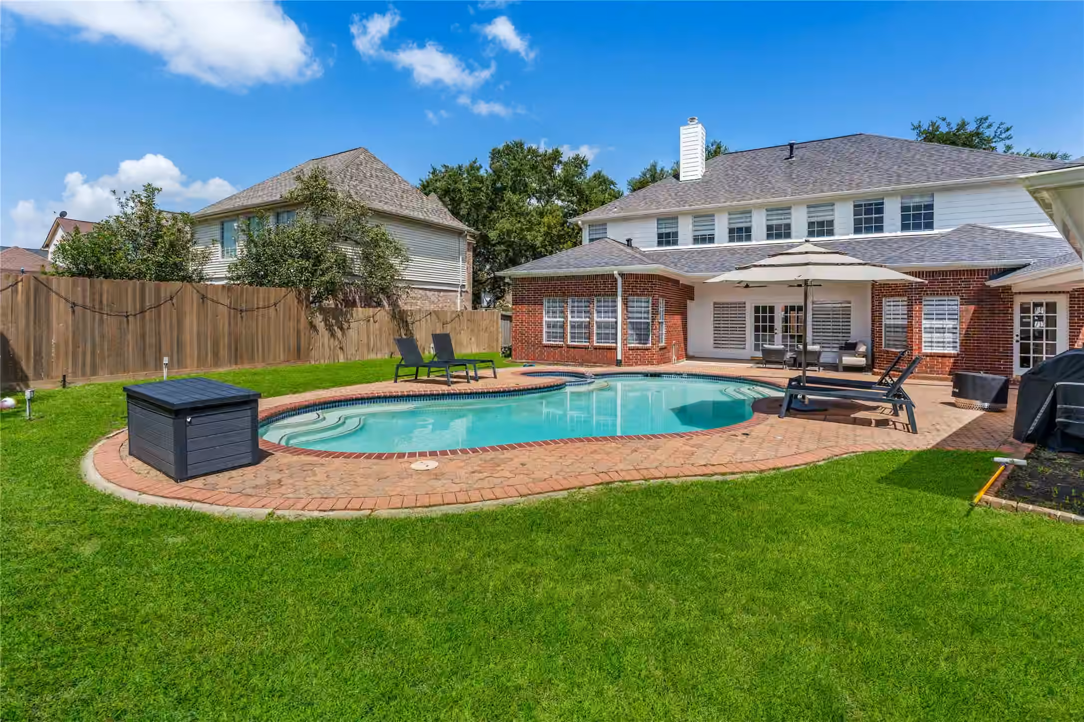 Photo 5 of 1221 Wedgewood Drive, Sugar Land, TX