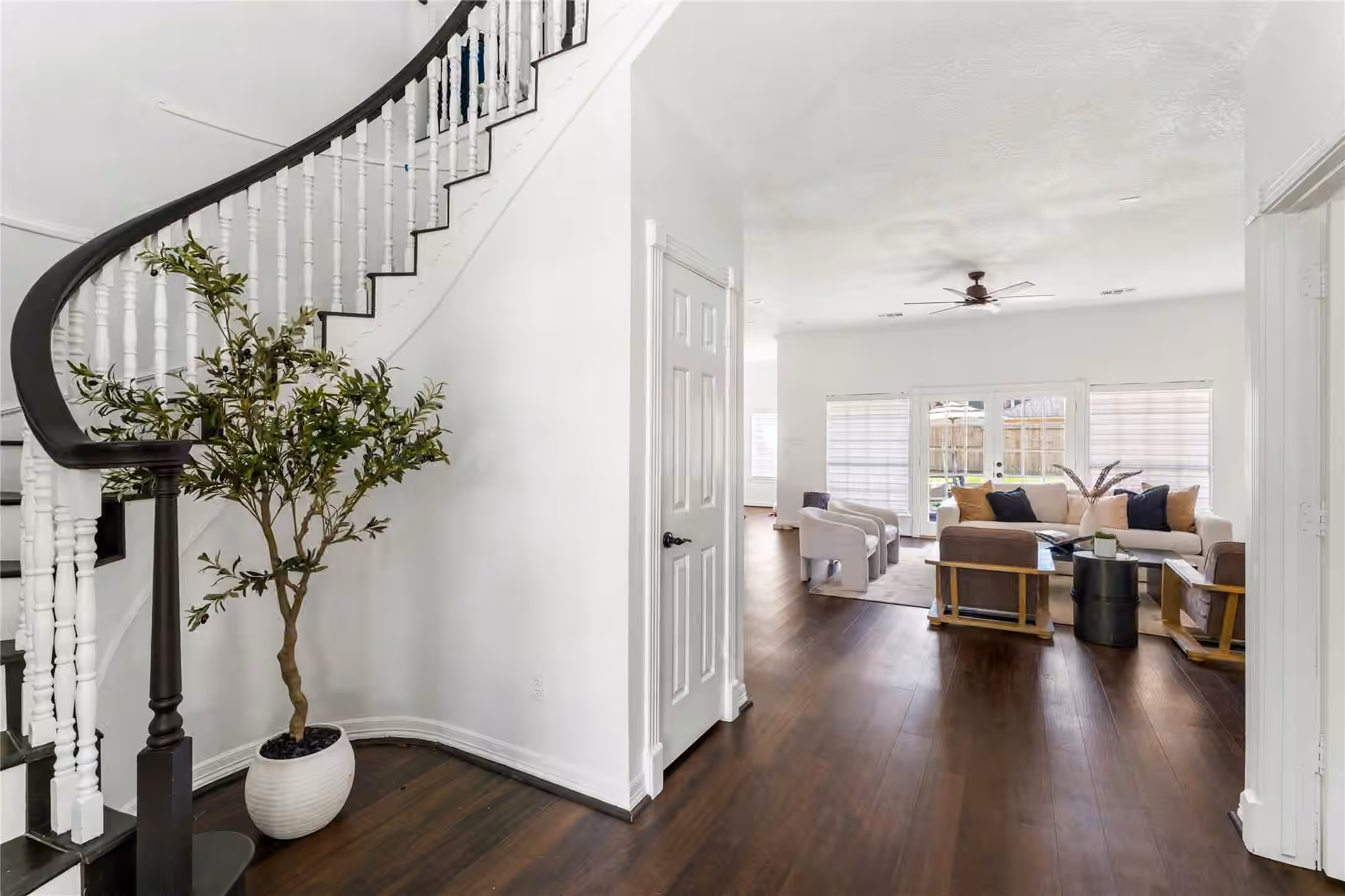 Photo 6 of 1221 Wedgewood Drive, Sugar Land, TX