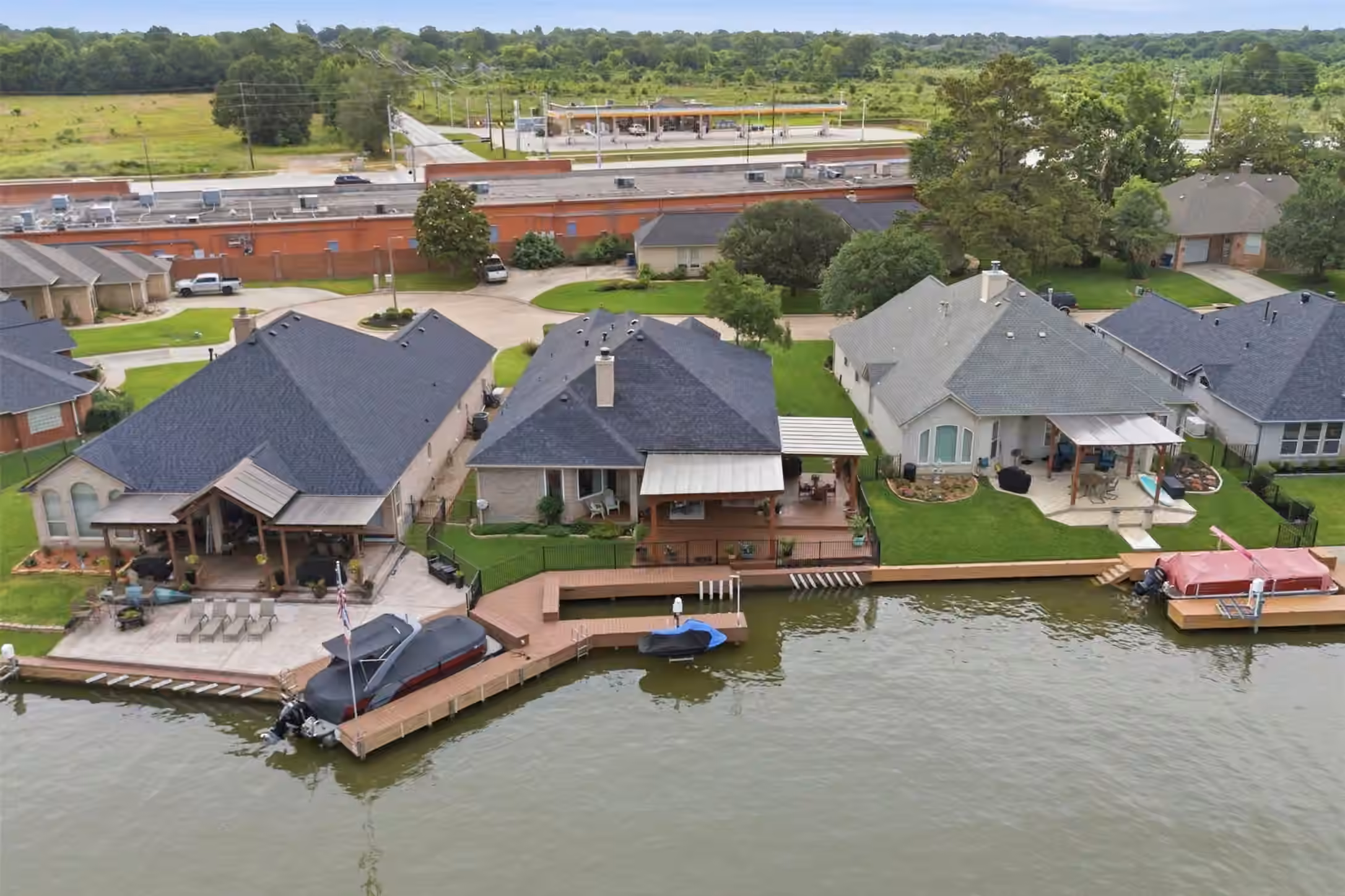 Photo 3 of 13681 Lakeside Place Drive, Willis, TX