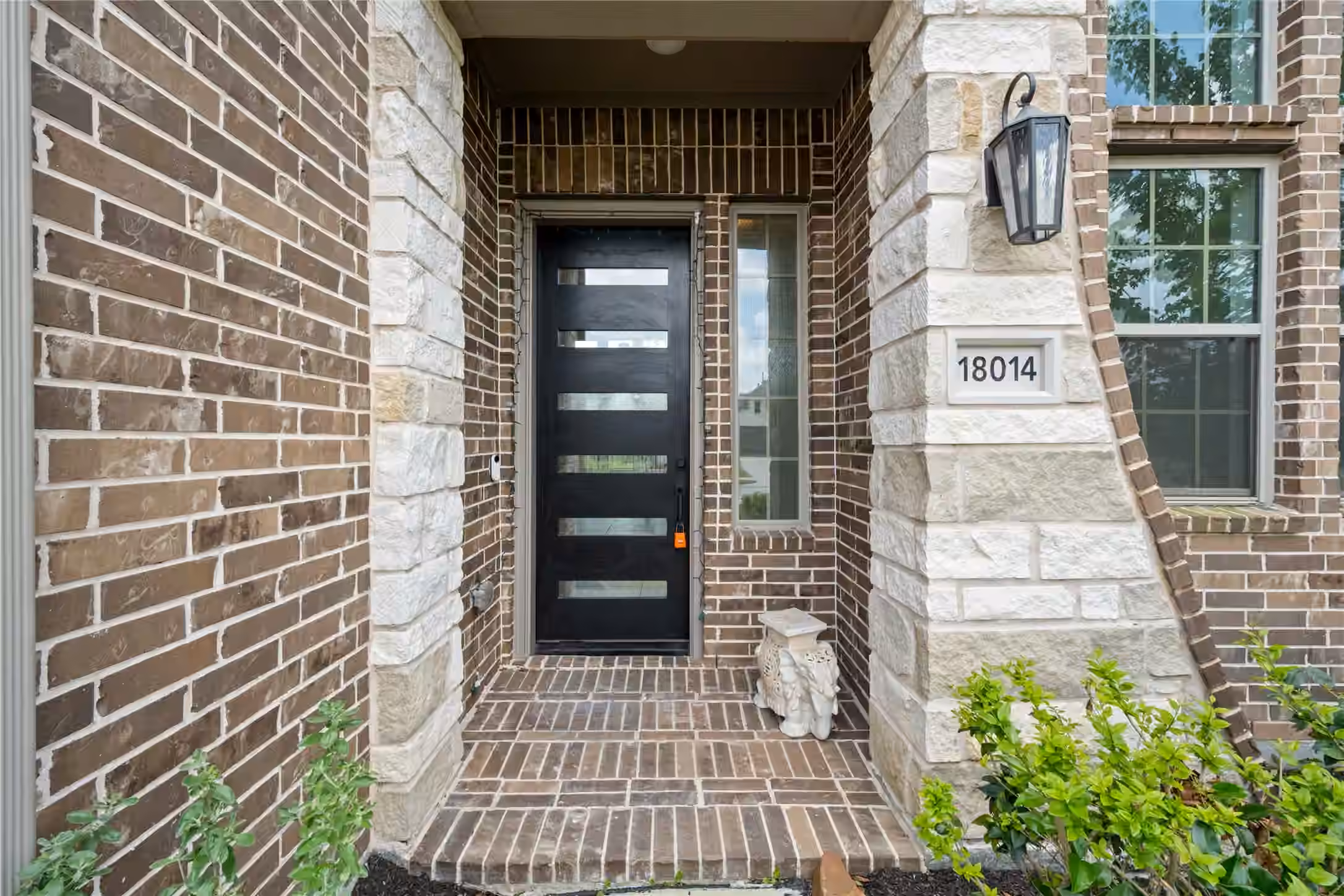 Photo 2 of 18014 Blu Terrace Drive, Conroe, TX