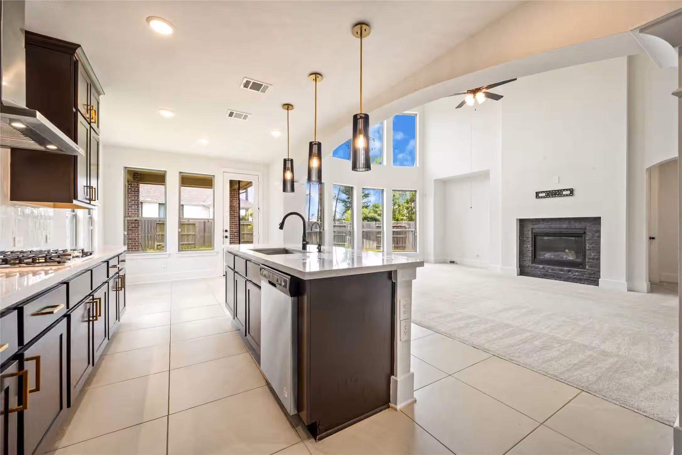 Photo 6 of 18014 Blu Terrace Drive, Conroe, TX