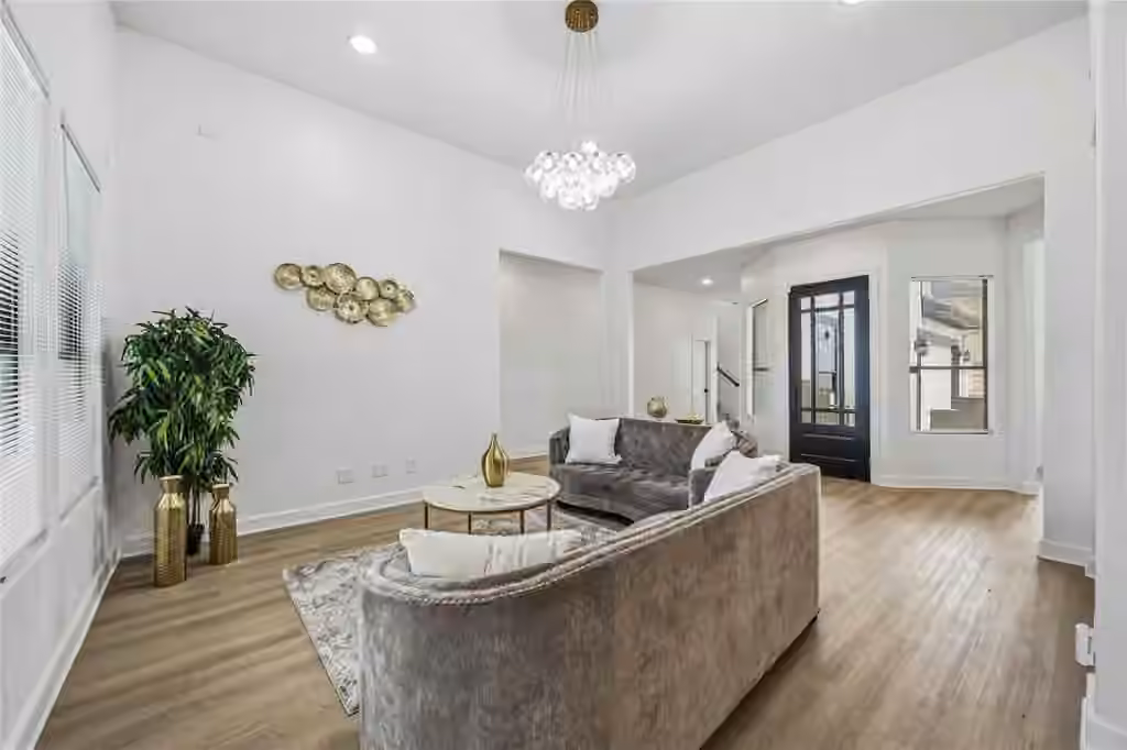 Photo 6 of 1477 Silverado Drive, Houston, TX