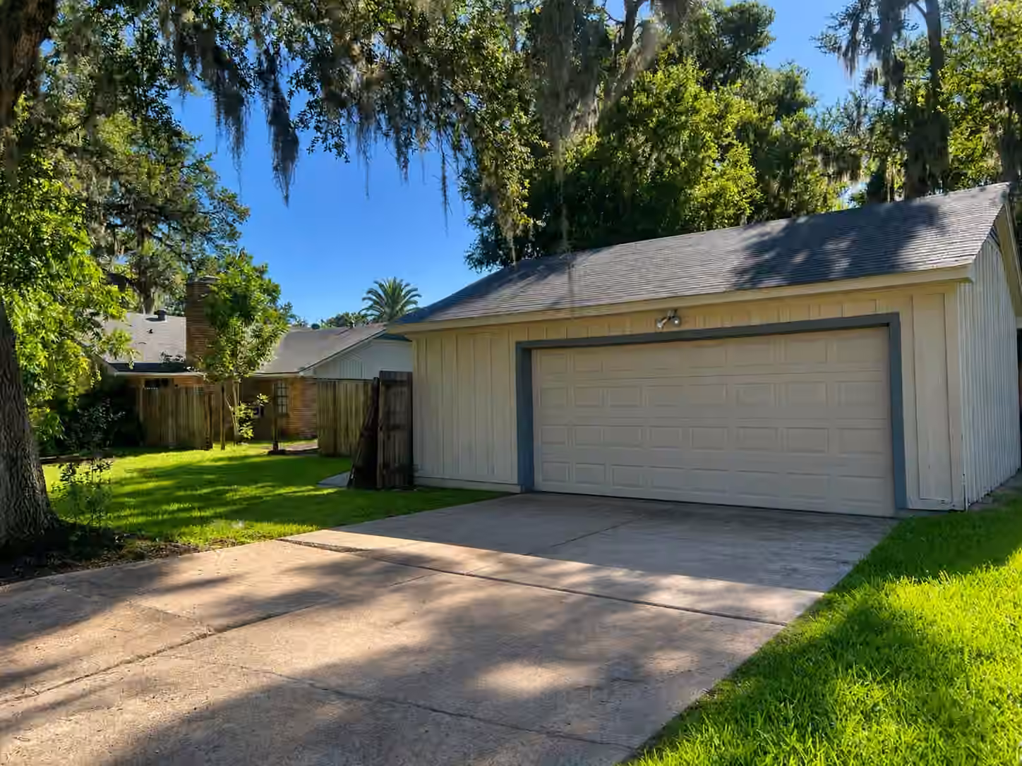 Photo 7 of 131 Daisy Street, Lake Jackson, TX