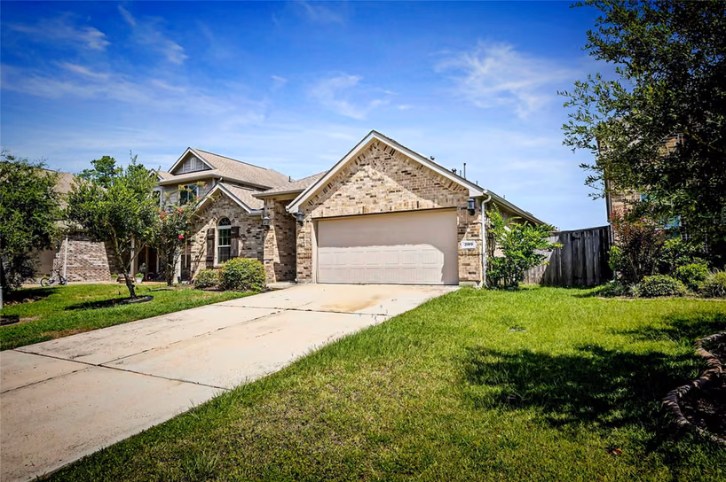 Photo 3 of 2919 Twin Cove Court Court, Conroe, TX