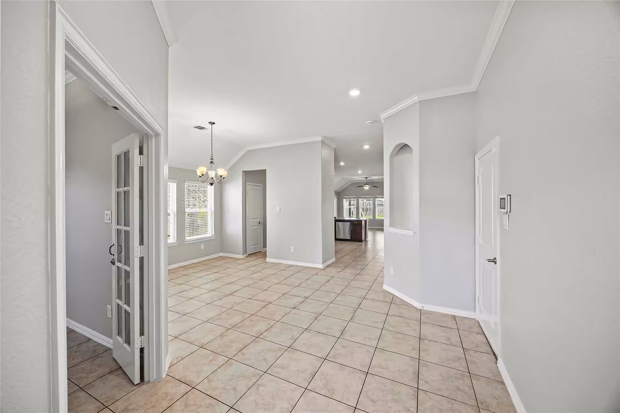 Photo 5 of 2919 Twin Cove Court Court, Conroe, TX