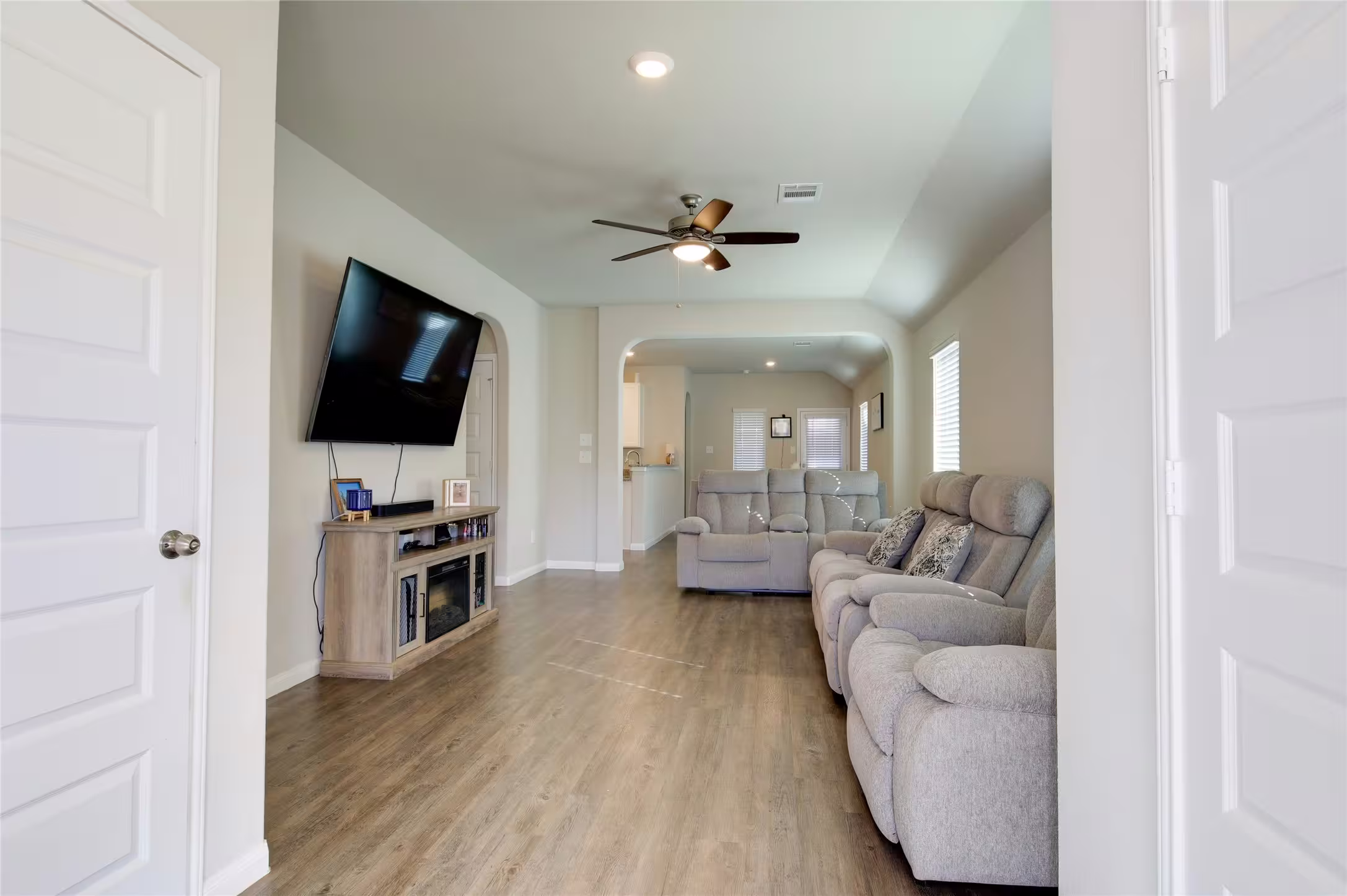 Photo 7 of 14026 Chinook Drive, Conroe, TX