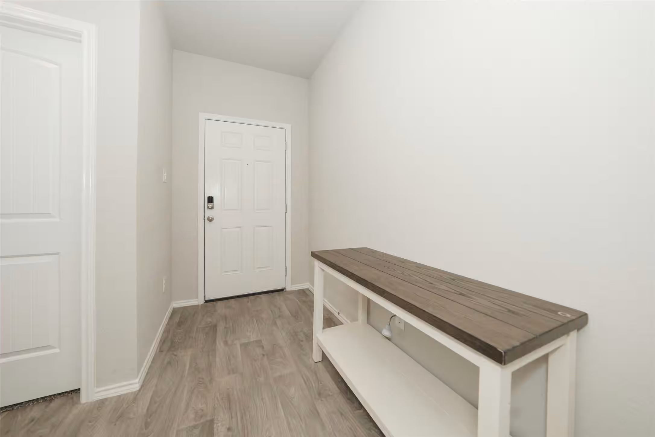 Photo 2 of 2407 Divot Lane, Navasota, TX