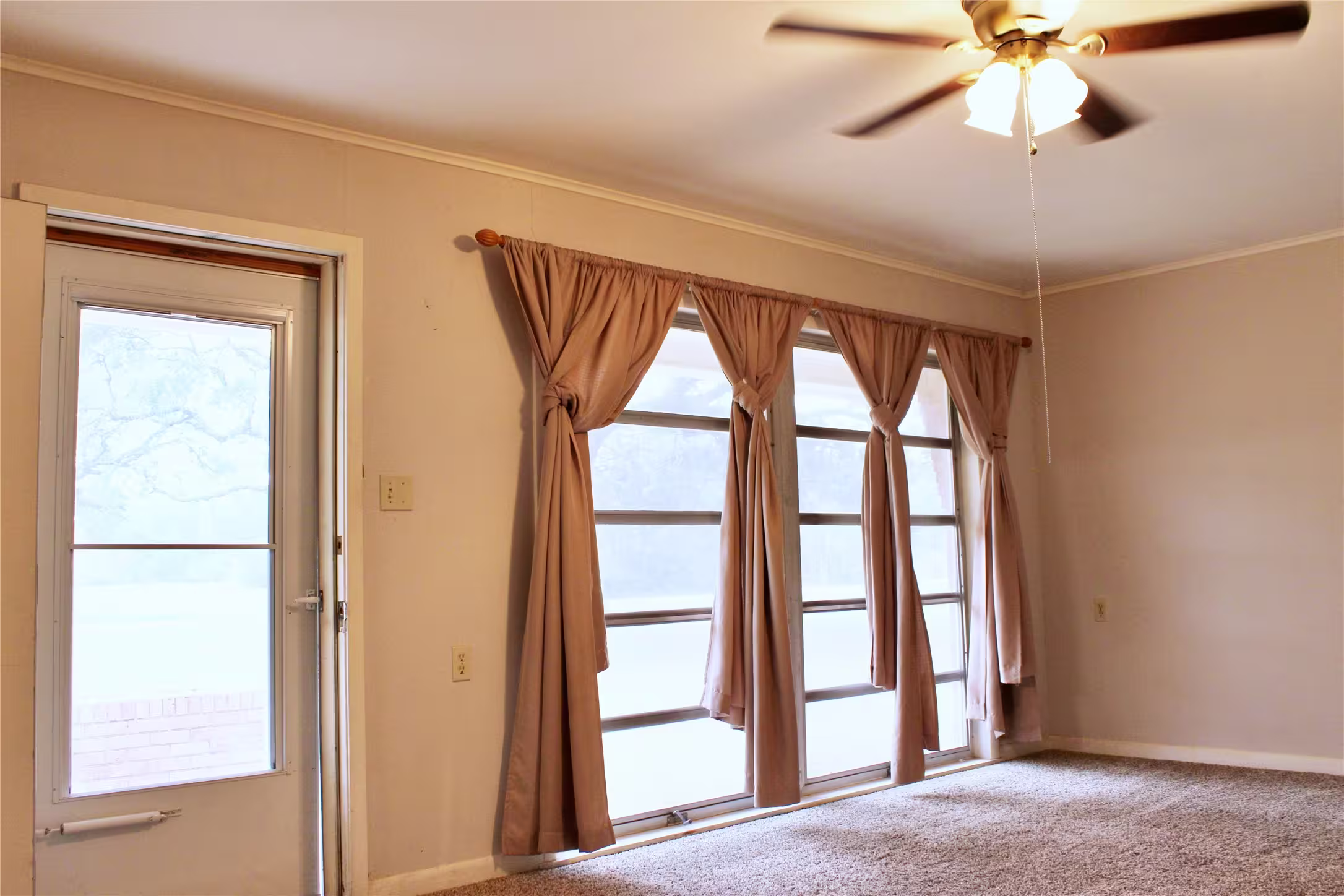 Photo 4 of 1630 Montezuma Street, Columbus, TX