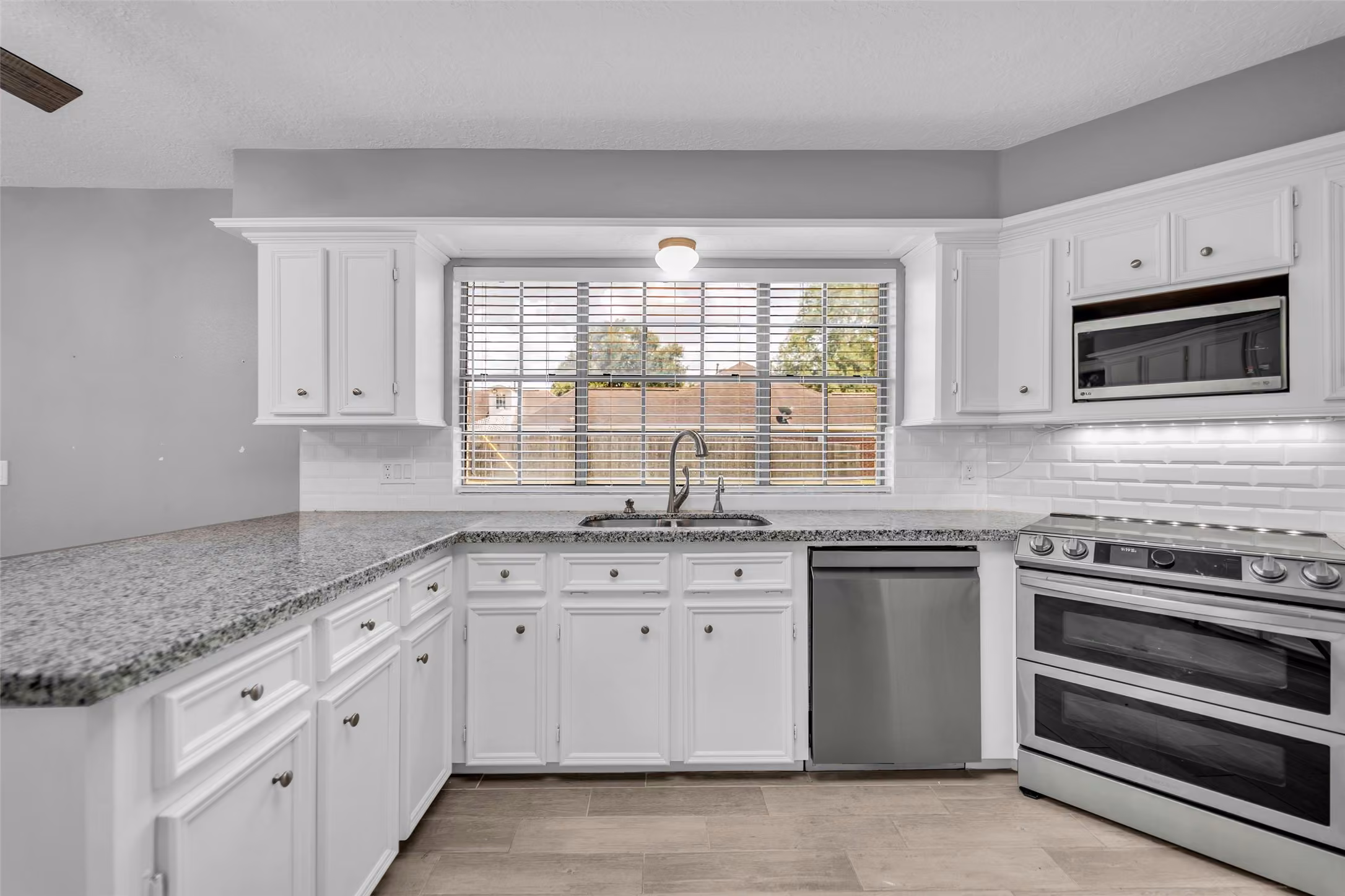Photo 3 of 4806 Whispering Falls Drive, Houston, TX