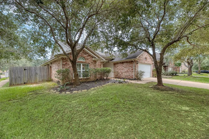 Photo 2 of 3971 Inglewood Circle, Missouri City, TX