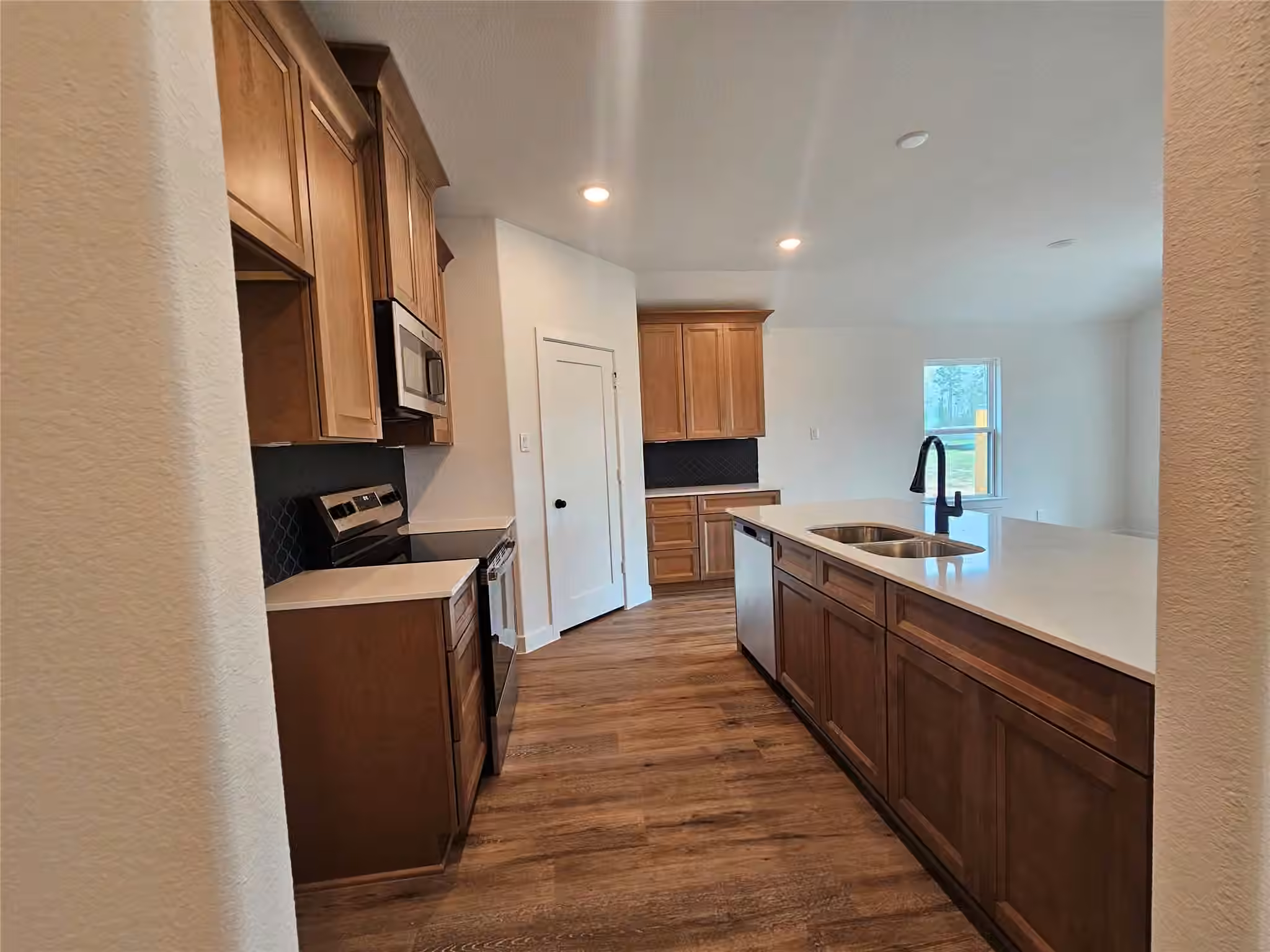 Photo 5 of 12204 Lexington Heights Drive, Willis, TX