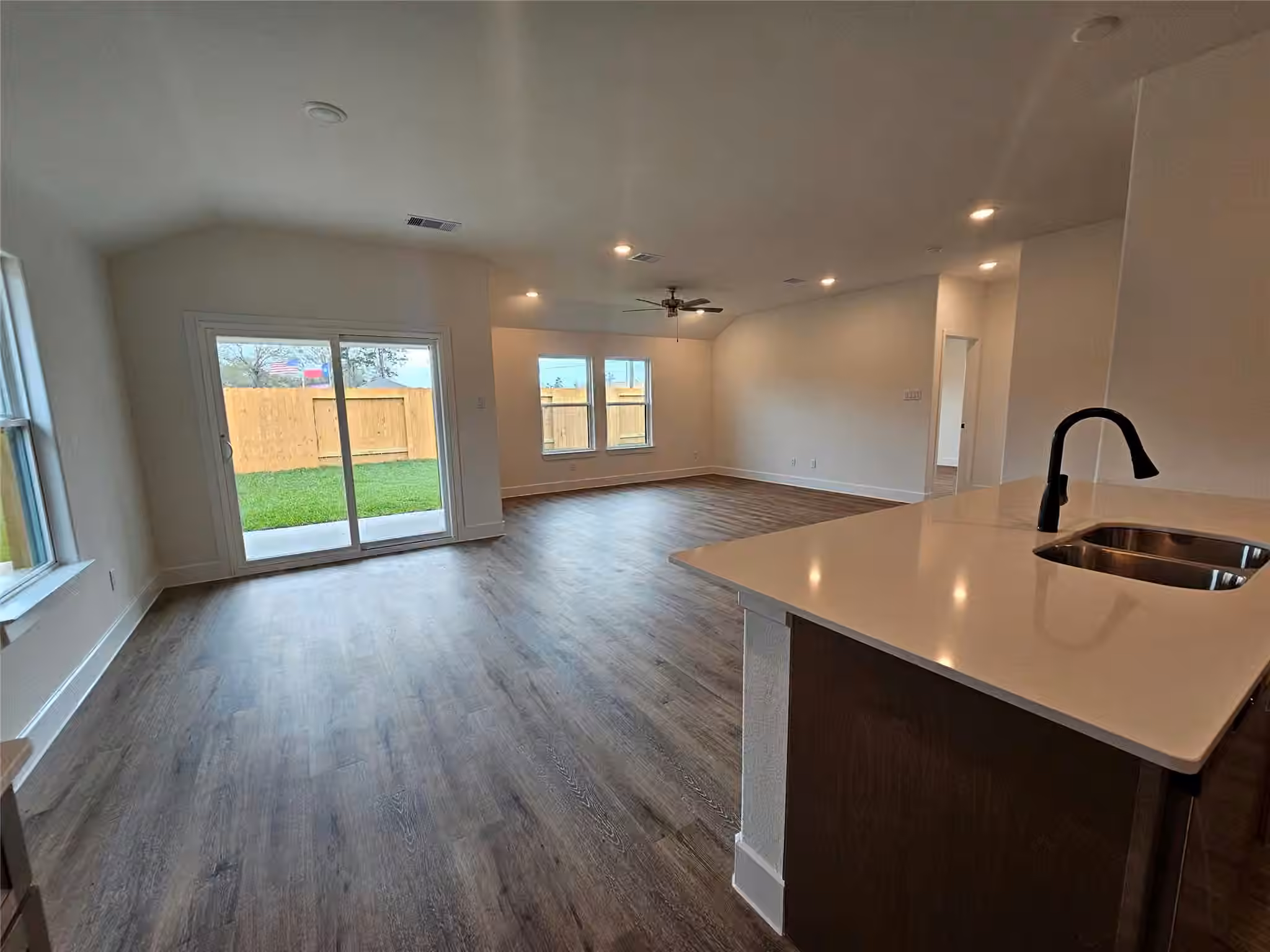 Photo 6 of 12204 Lexington Heights Drive, Willis, TX