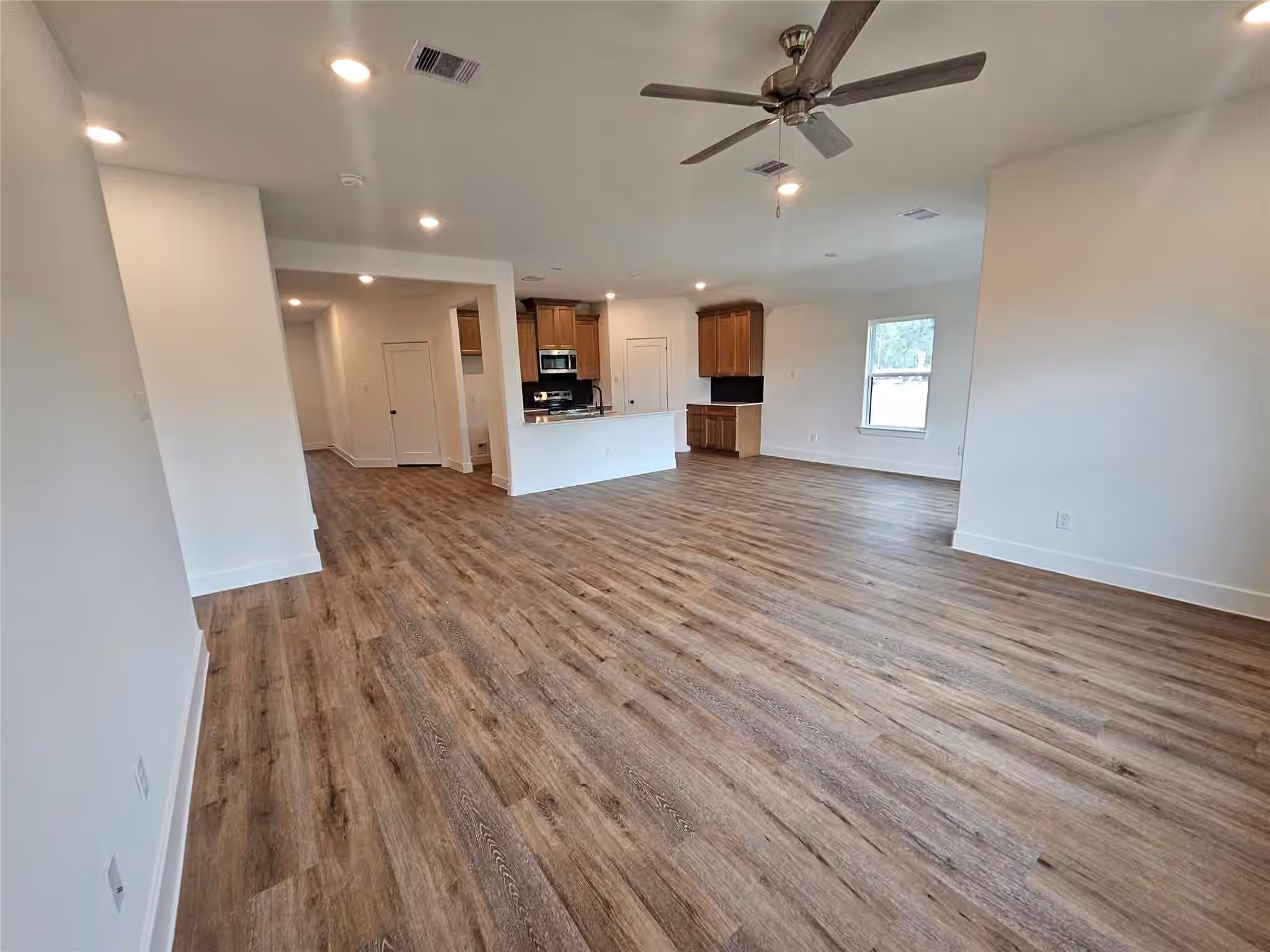 Photo 7 of 12204 Lexington Heights Drive, Willis, TX