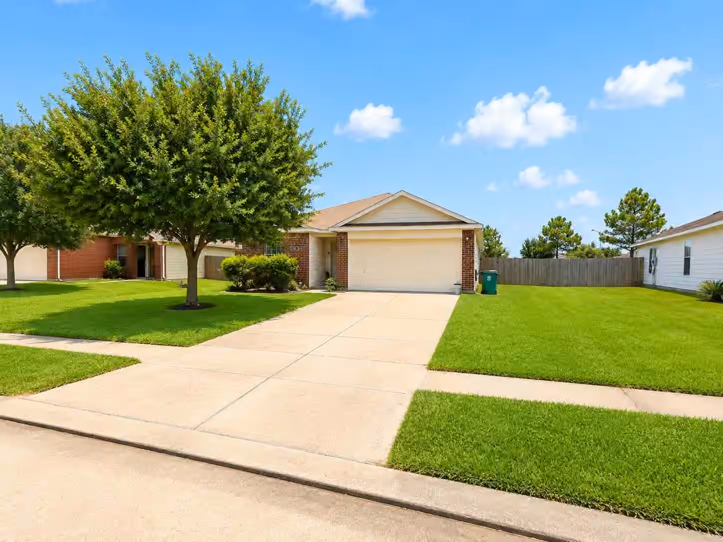 Photo 2 of 6926 Garnet Trail Lane, Richmond, TX