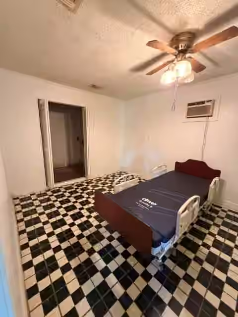 Photo 5 of 5310 Westover Street, Houston, TX