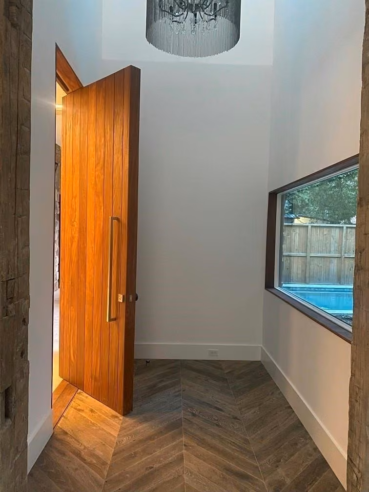 Photo 3 of 8606 Westview Drive, Houston, TX