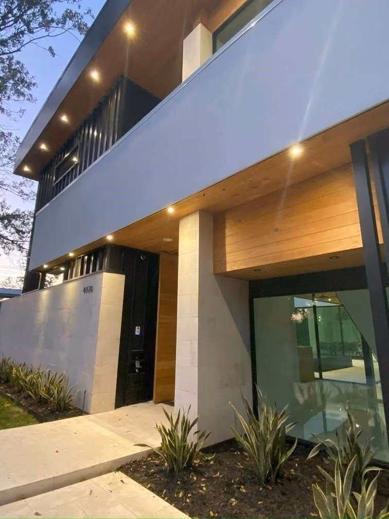 Photo 4 of 8606 Westview Drive, Houston, TX
