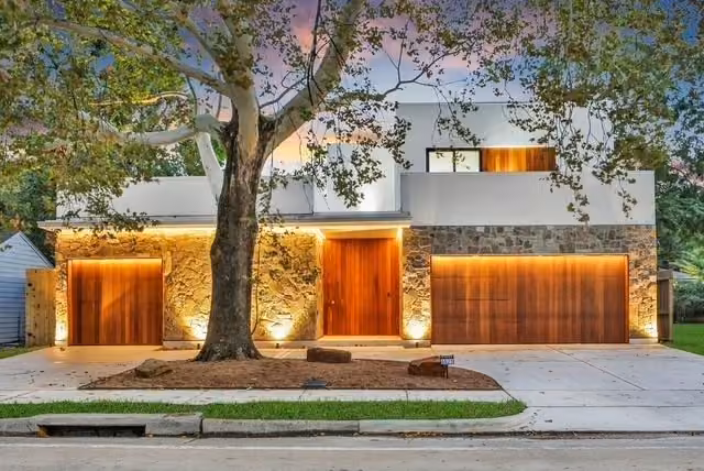 Photo 7 of 8606 Westview Drive, Houston, TX