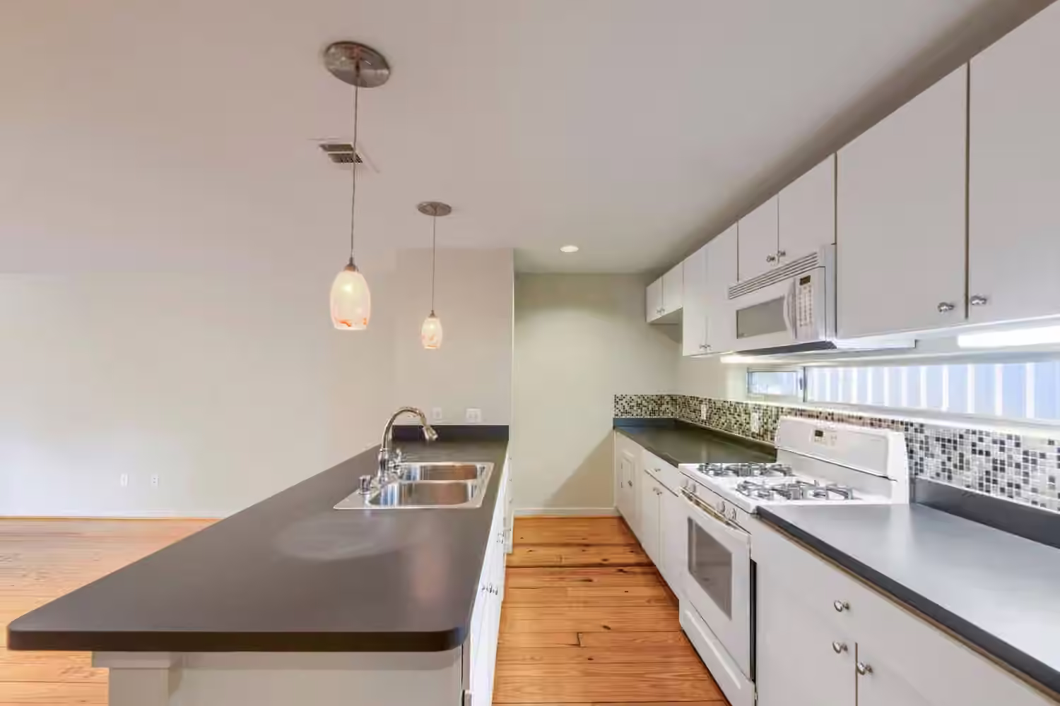 Photo 7 of 905 Andrews Street, Houston, TX