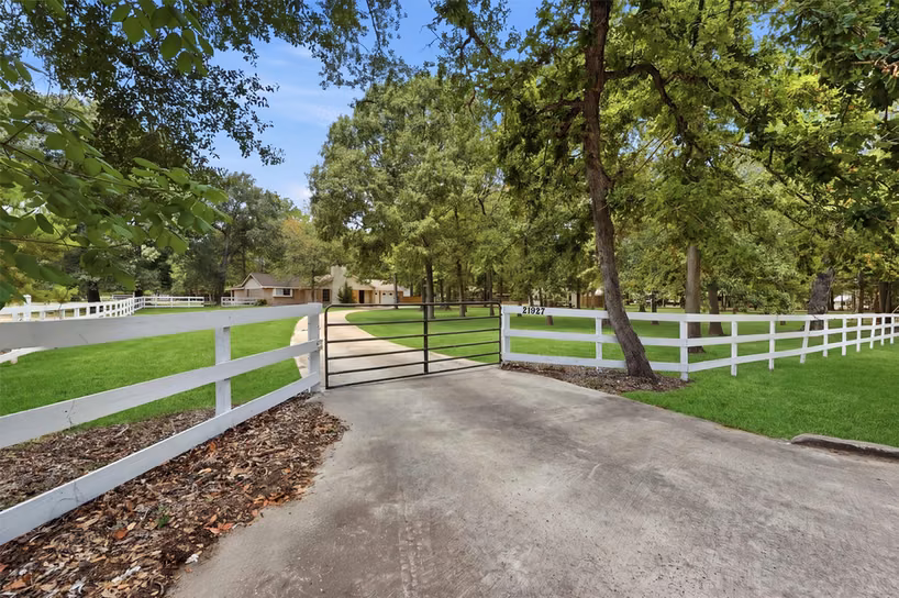 Photo 2 of 21927 Allyson Road, Magnolia, TX