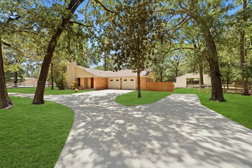 Photo 3 of 21927 Allyson Road, Magnolia, TX