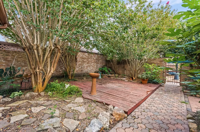 Photo 3 of 6903 Bullinger Drive, Spring, TX