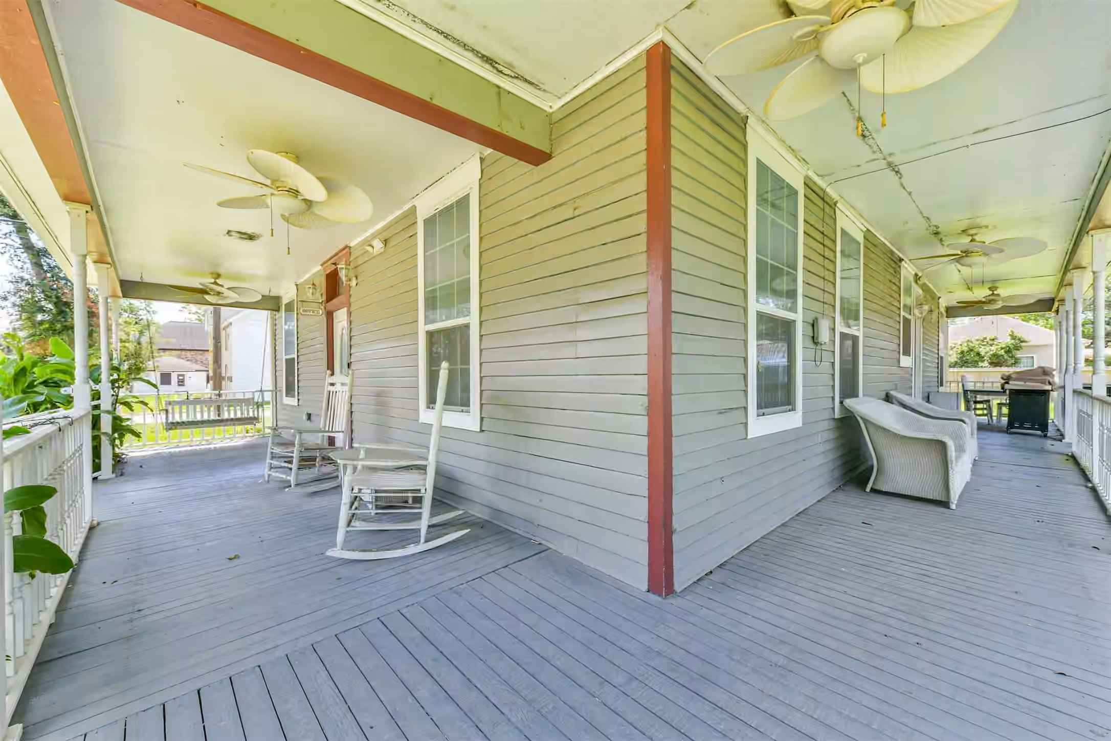 Photo 6 of 503 W Blum Street, Alvin, TX