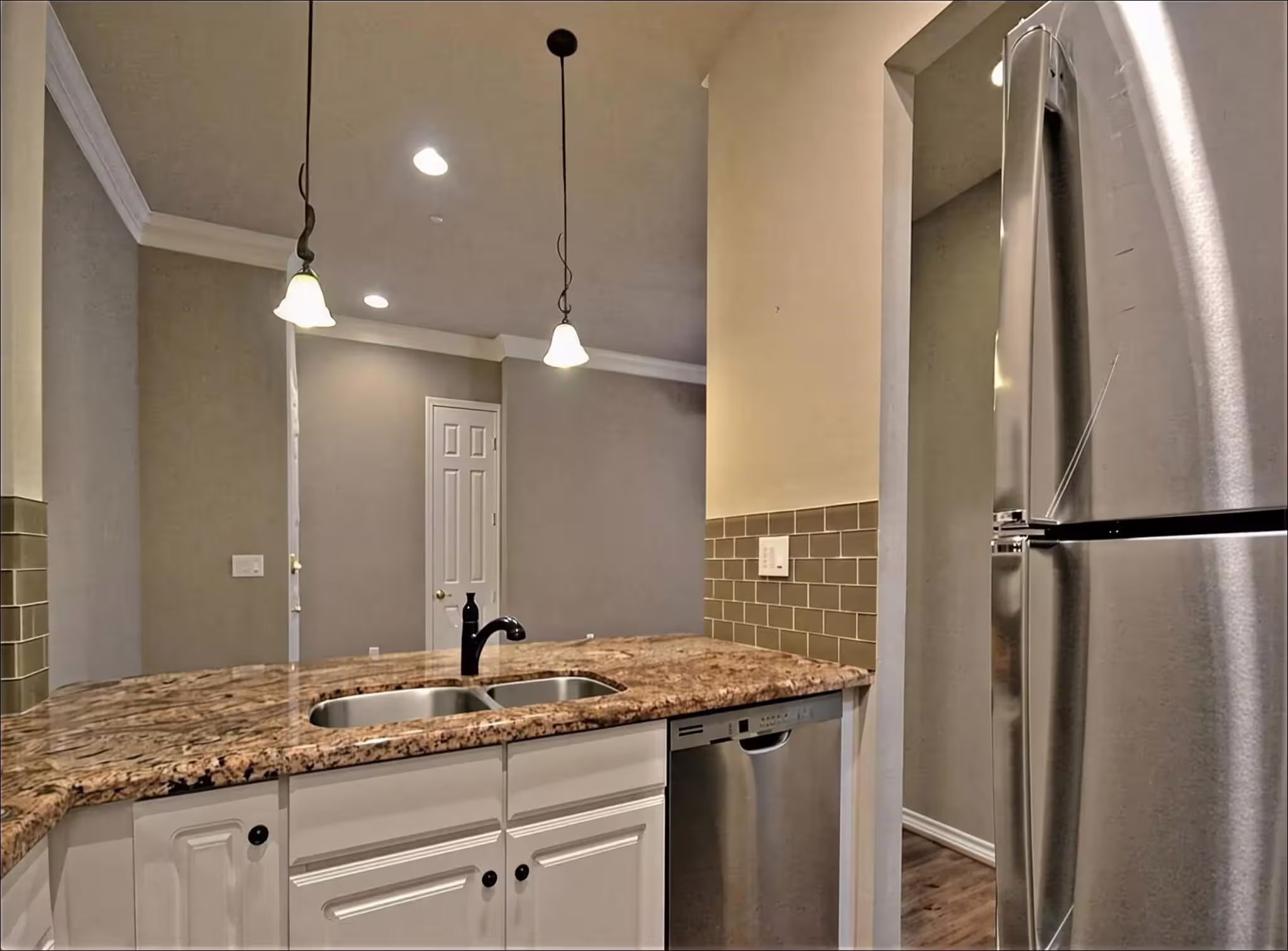 Photo 7 of 2400 Mccue Road 227, Houston, TX