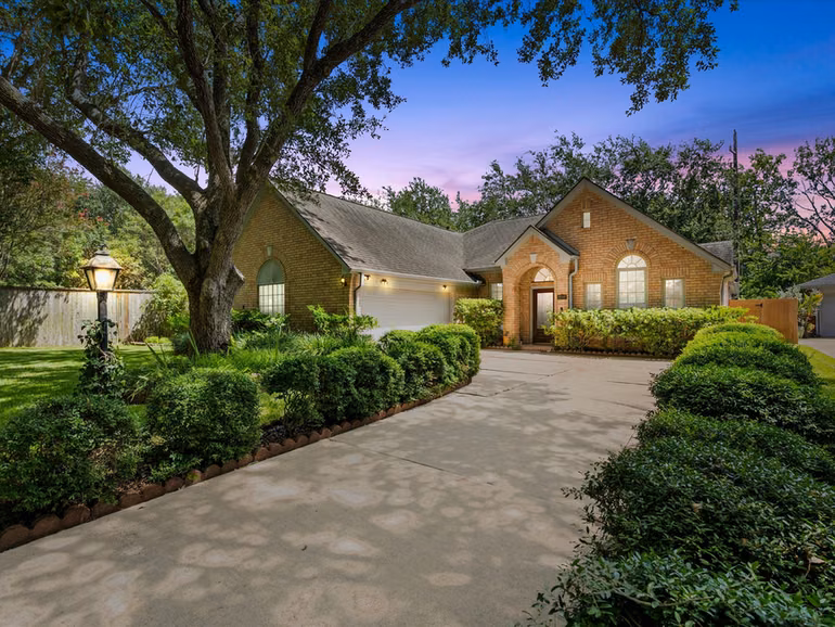 Photo of 2707 Cheryl Court, Missouri City, TX 77459