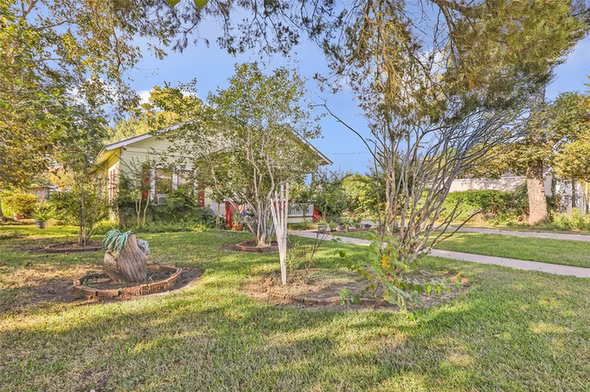 Photo 3 of 200 E Linney Street 202, Dayton, TX
