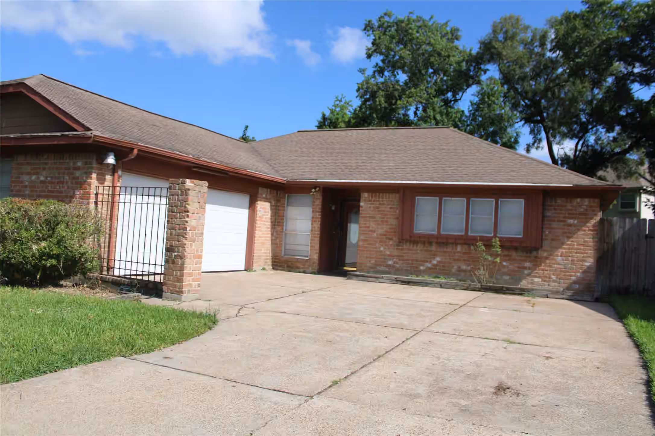 Photo 2 of 13819 Crosshaven Drive, Houston, TX
