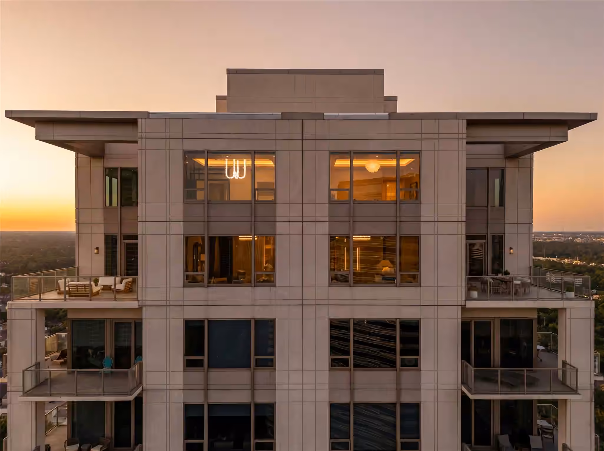 Photo 2 of 1275 S Post Oak Lane 2502, Houston, TX